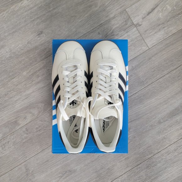 Adidas Gazelles German Soccer League Special Edition - Picture 3 of 3